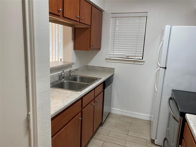 Foto del edificio - 15534 Zabolio Dr