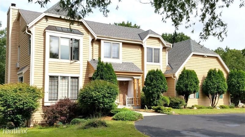 Primary Photo - 4 br, 3.5 bath House - 495 N Waterville Rd