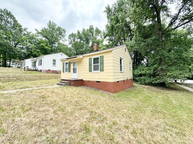 Building Photo - Cozy 2 Bedroom Home!!