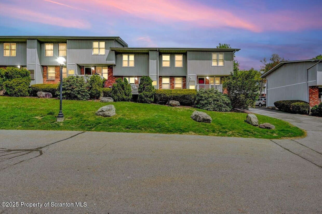 Foto principal - 26 Abington Gardens Dr
