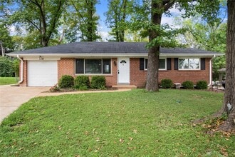 Building Photo - 9731 Twincrest Dr