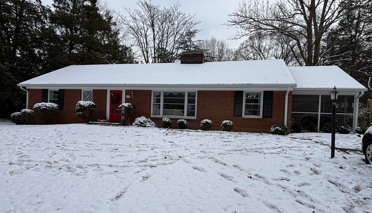 Primary Photo - 1630 Saint Annes Rd