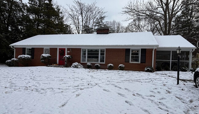 Building Photo - 1630 Saint Annes Rd