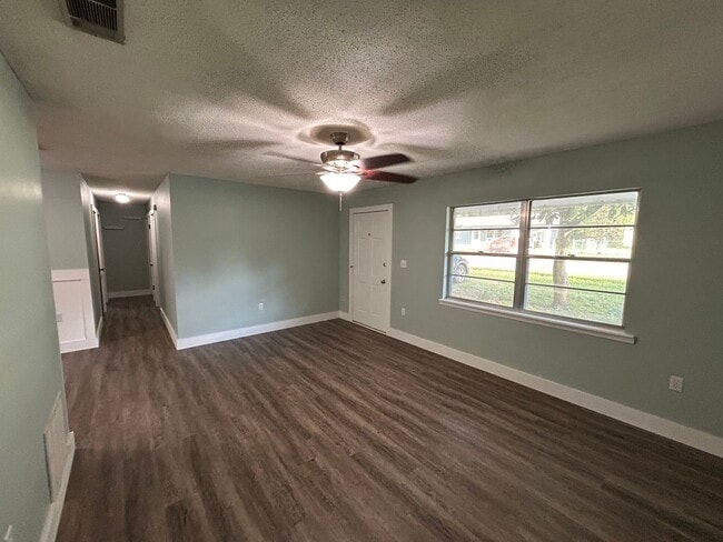 Building Photo - 13904 NW 142 Pl
