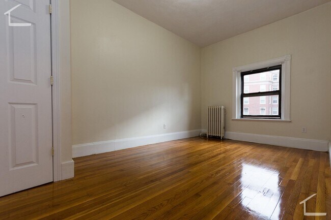 Foto del edificio - 40 Bay State Rd