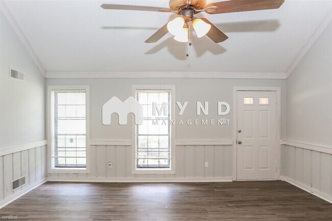 Foto del edificio - 3 br, 2 bath House - 6827 Starkenburg Ln