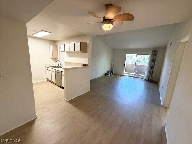 Foto del edificio - 2300 E Silverado Ranch Blvd