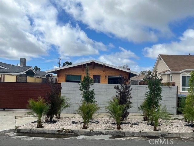 Foto del edificio - 141 N Hobart Blvd