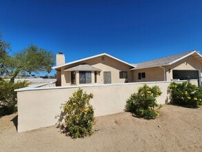 Building Photo - 72764 Sunnyslope Dr