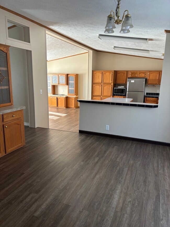 Foto del edificio - 817 Wilderness Dr