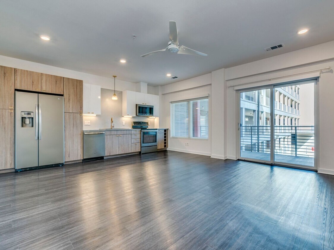 Foto principal - Modern 1 Bedroom, 1 Bath Condo at Public L...