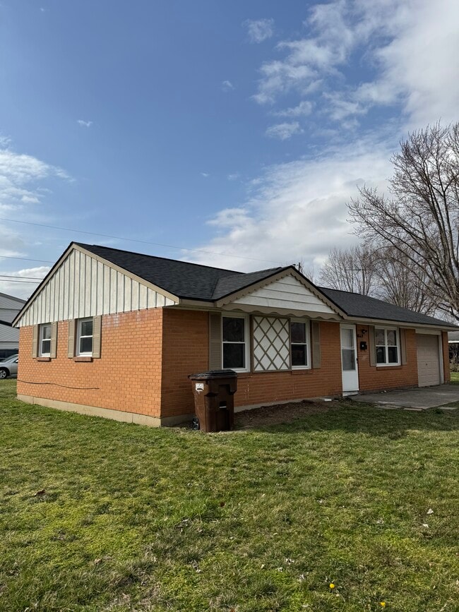 Building Photo - 345 Frayne Dr