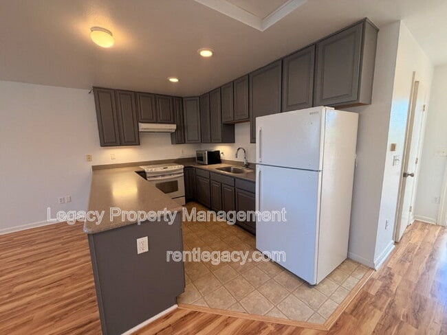 Building Photo - 3884 Bayview Cir