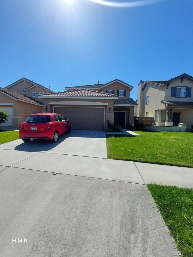 Foto principal - Two story home in desirable area of Chino ...
