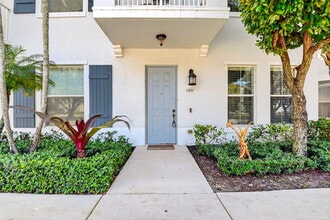 Building Photo - 1371 Vía De Pepi