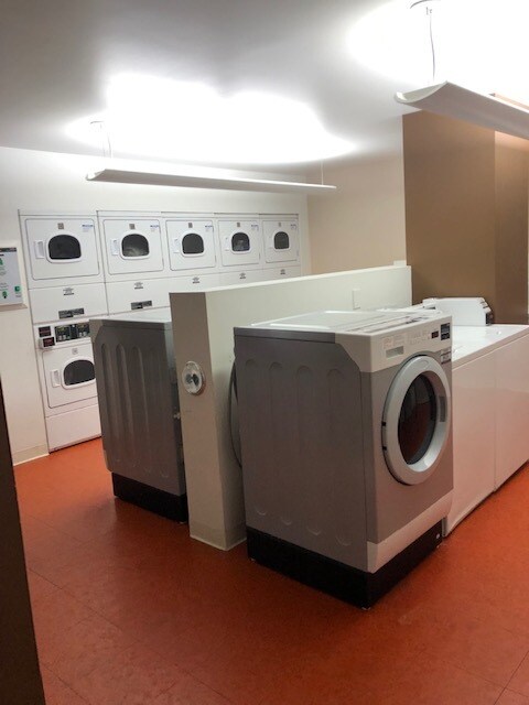 Building Laundry - 210 N 17th St