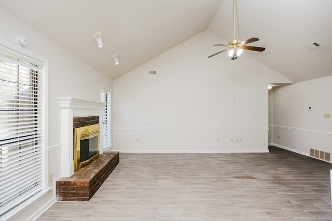 Building Photo - 5565 Liberty Ridge Cove