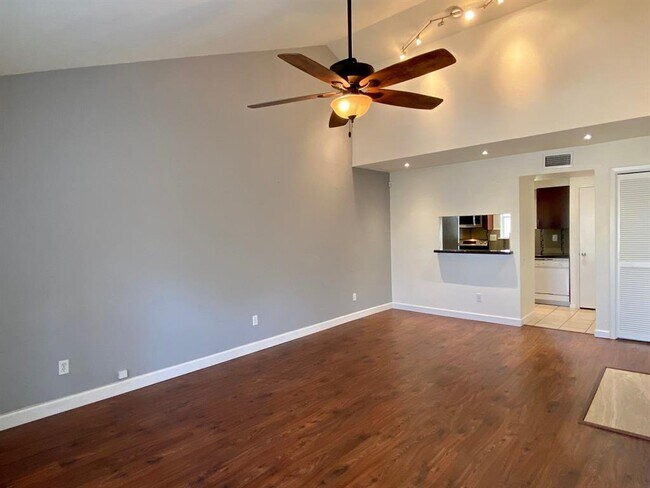 Building Photo - 1880 White Oak Dr