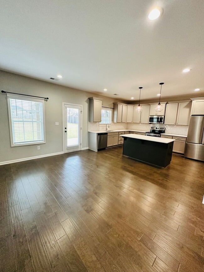 Building Photo - 206 Pearl Moss Ln