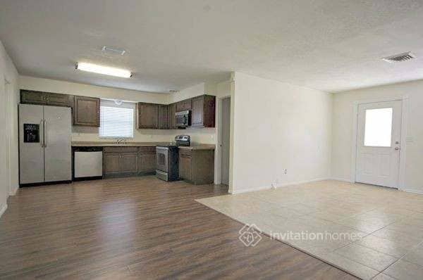 Building Photo - 14842 Mockingbird Ln W