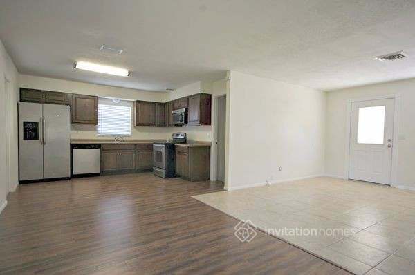 Foto del edificio - 14842 Mockingbird Ln W