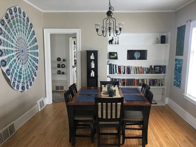 Foto del edificio - 3280 N Bartlett Ave
