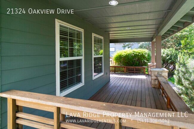 Foto del edificio - 21324 Oakview Dr