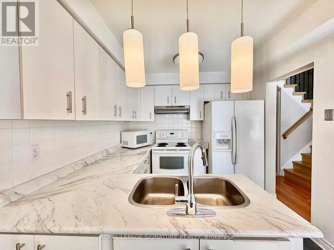 Photo du bâtiment - 7 Farnham Dr