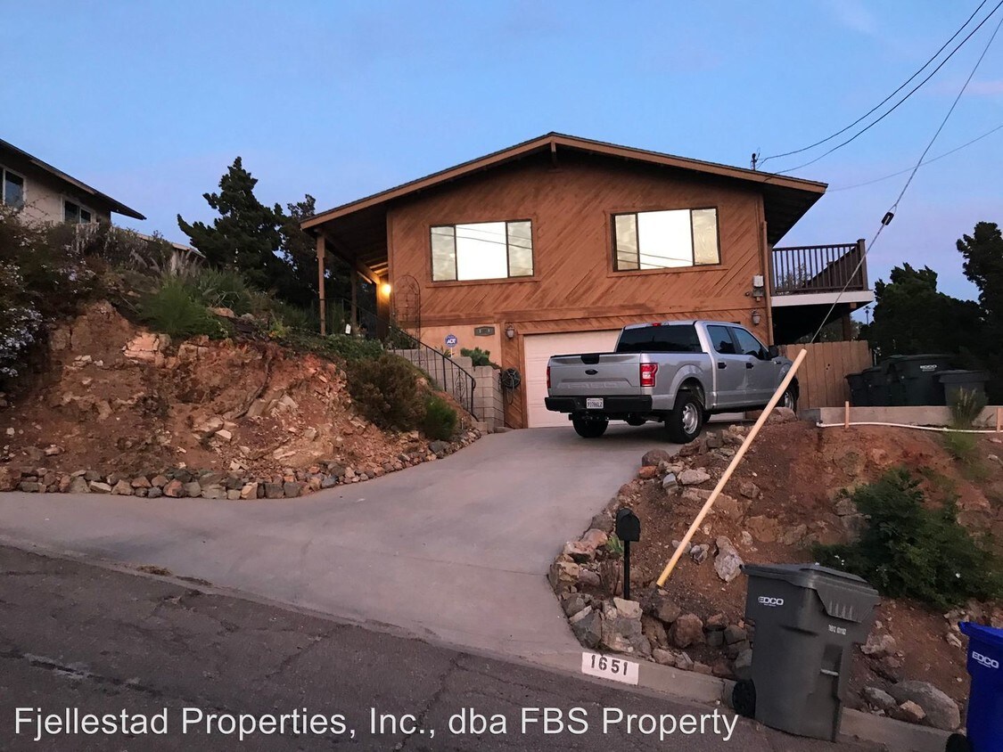 Foto principal - 3 br, 2 bath House - 1651 Grand Avenue