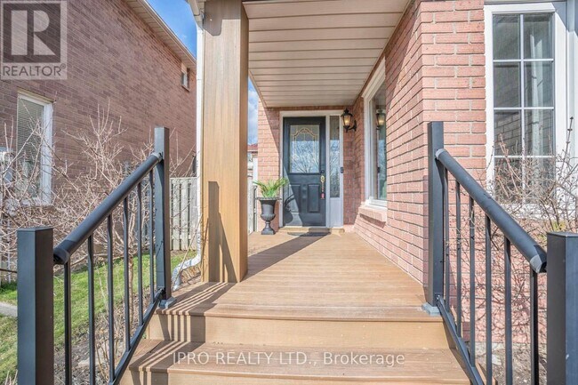 Building Photo - 6045 Grossbeak Dr
