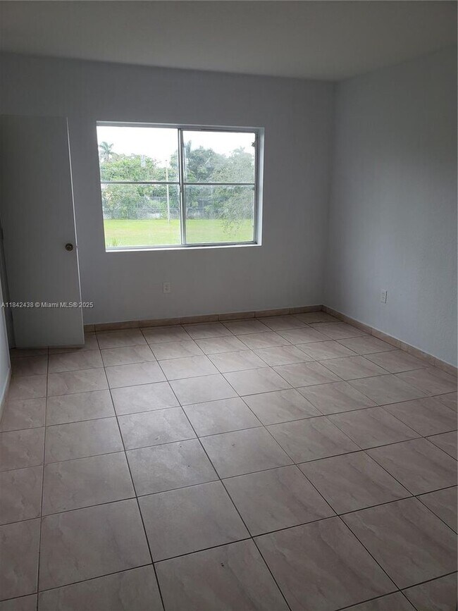 Foto del edificio - 456 NW 85th Street Rd
