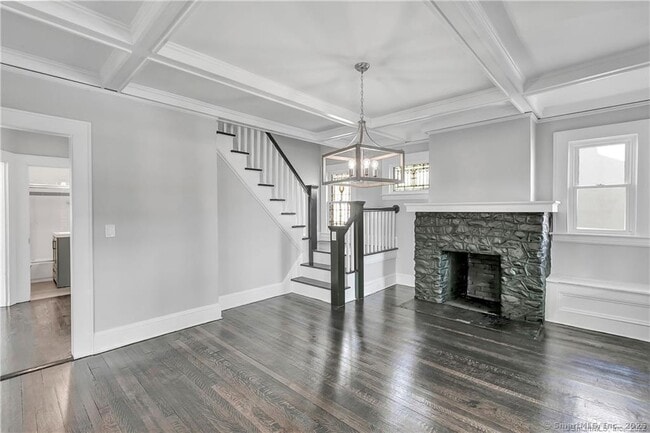 Building Photo - 2065 Barnum Ave