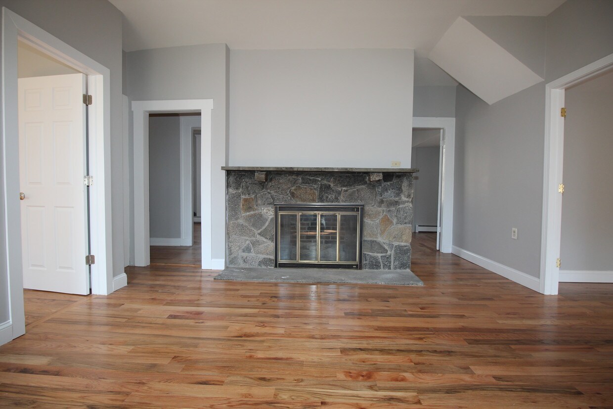 Foto principal - 319 Central Ave
