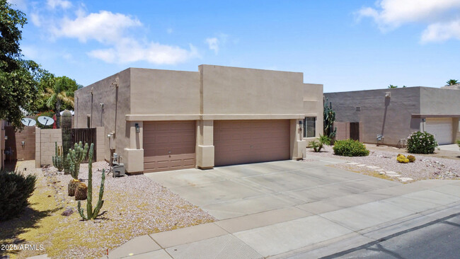 Building Photo - 10050 E Pantera Ave