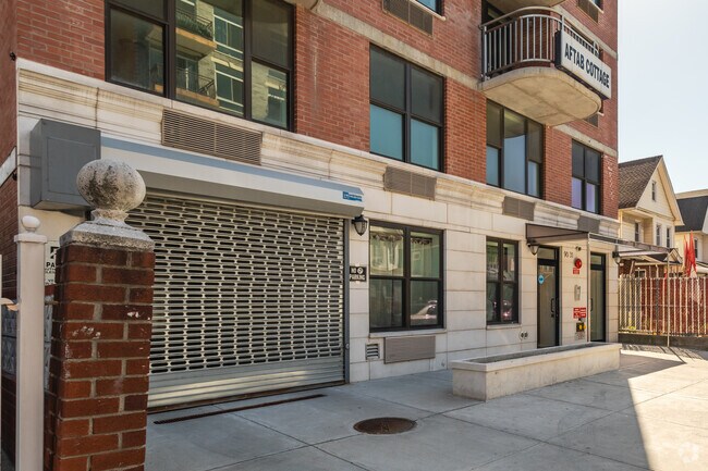 Building Photo - 9031 171st St