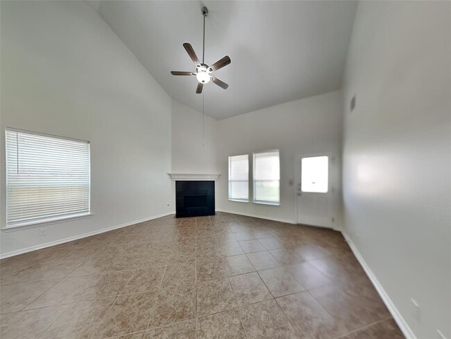 Building Photo - 6434 Tea Tree Dr