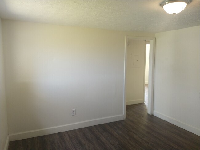 Building Photo - 816 Massalina Dr