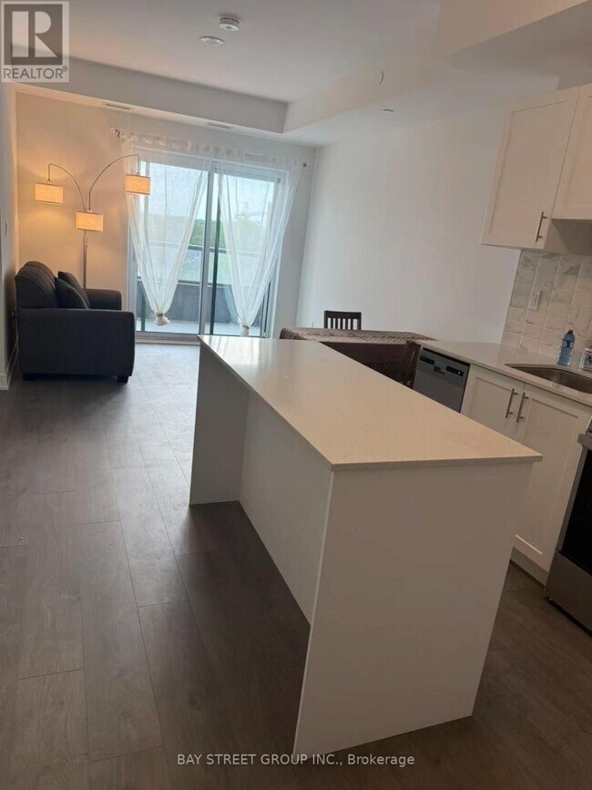 Photo du bâtiment - 715 Davis Dr