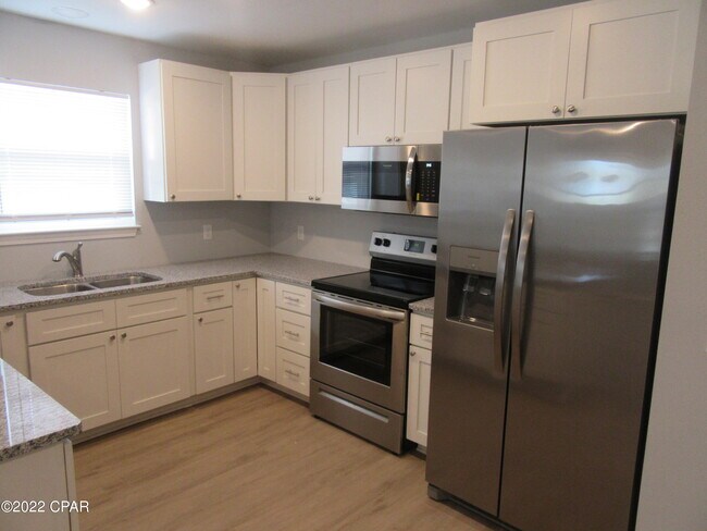 Building Photo - 1130 Mulberry Ave