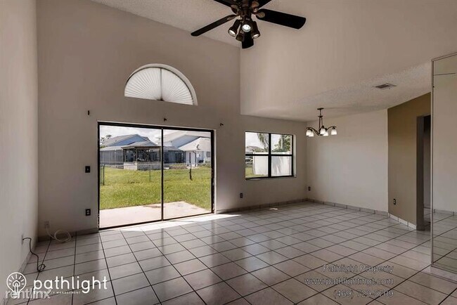 Building Photo - 4 br, 2 bath House - 234 Satinwood Circle ...