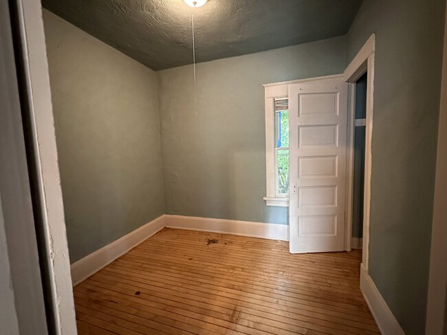 Foto del edificio - 2214 W Keefe Ave