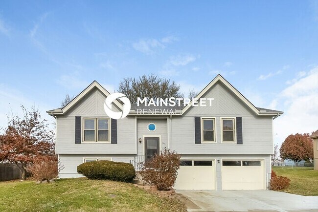 Building Photo - 3 Bedroom Pet-Friendly Home in Kearney, MO with Main Street Renewal