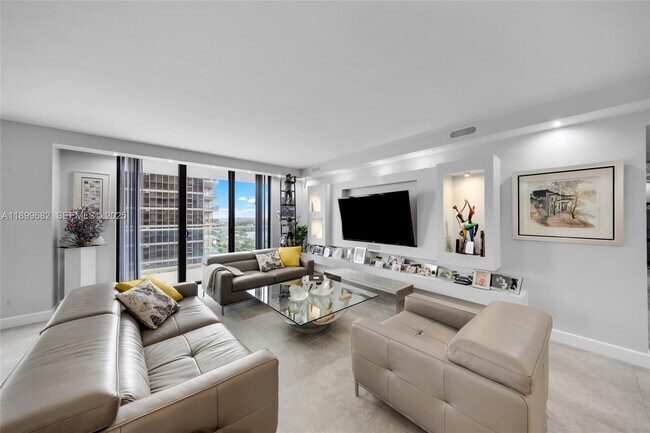 Foto del edificio - 9801 Collins Ave