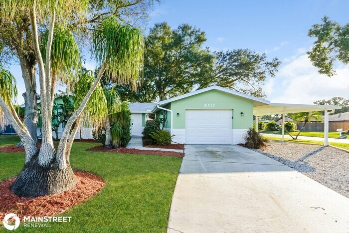 Foto principal - 6217 34th Ave W