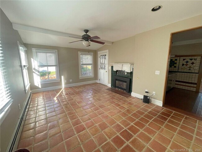 Building Photo - 26 Academy Ln