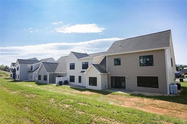 Building Photo - 16 Kiley Ln