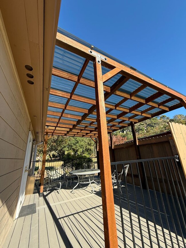 Building Photo - 4167 Oakwood Dr