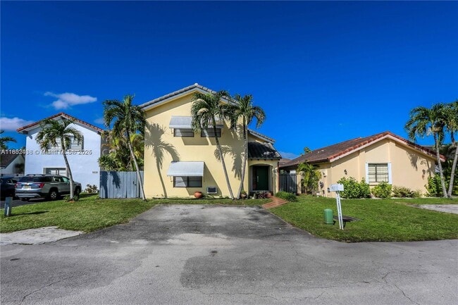 Building Photo - 2500 SW 113th Ct