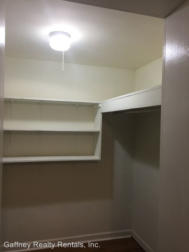 Foto del edificio - 2 br, 1 bath House - 200 Hampton Ave.