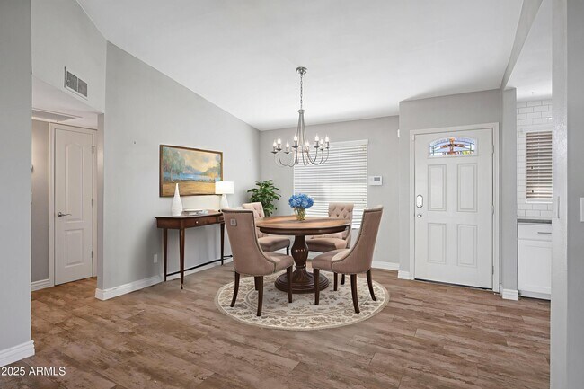Foto del edificio - 5802 E Gelding Dr